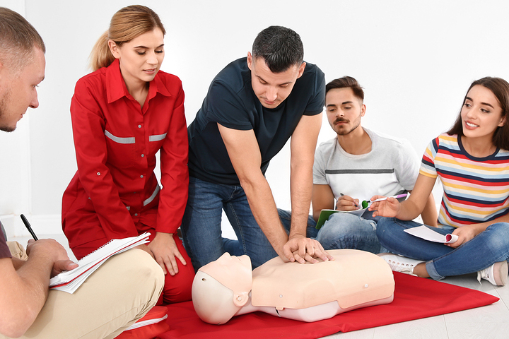 Choosing the Best First-Aid Training Program for Your Team
