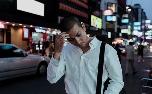 The Role of Urban Pollution in Triggering Itchy Scalp and Hair Loss